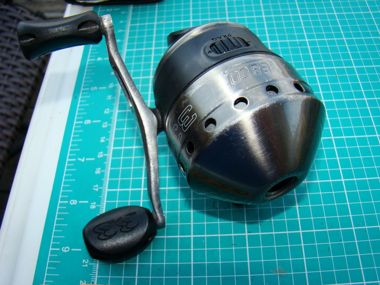 W1020 PR ZEBCO 33-KB SPINCAST FISHING REEL