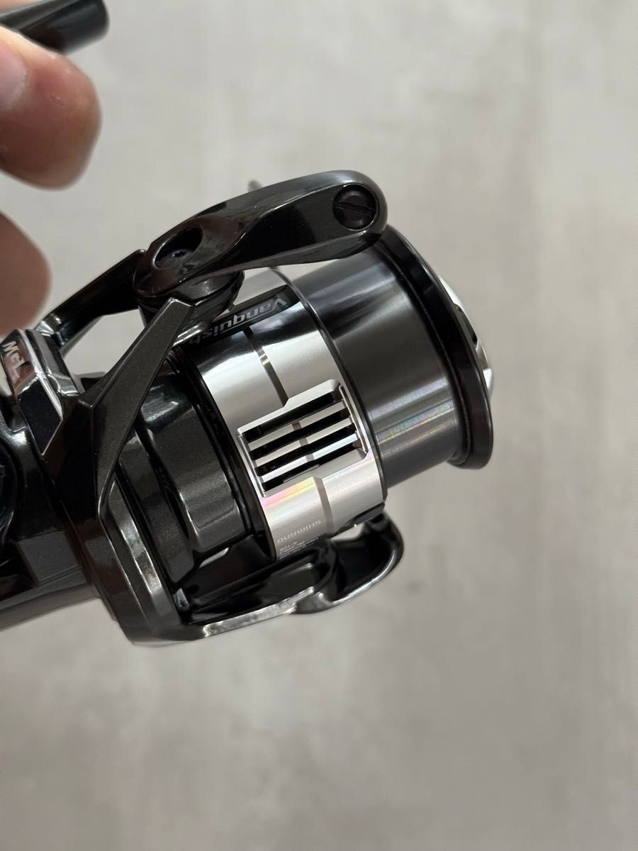 [Near Mint] Shimano 23 Vanquish C2000S Spinning Reel Light Game – From JAPAN