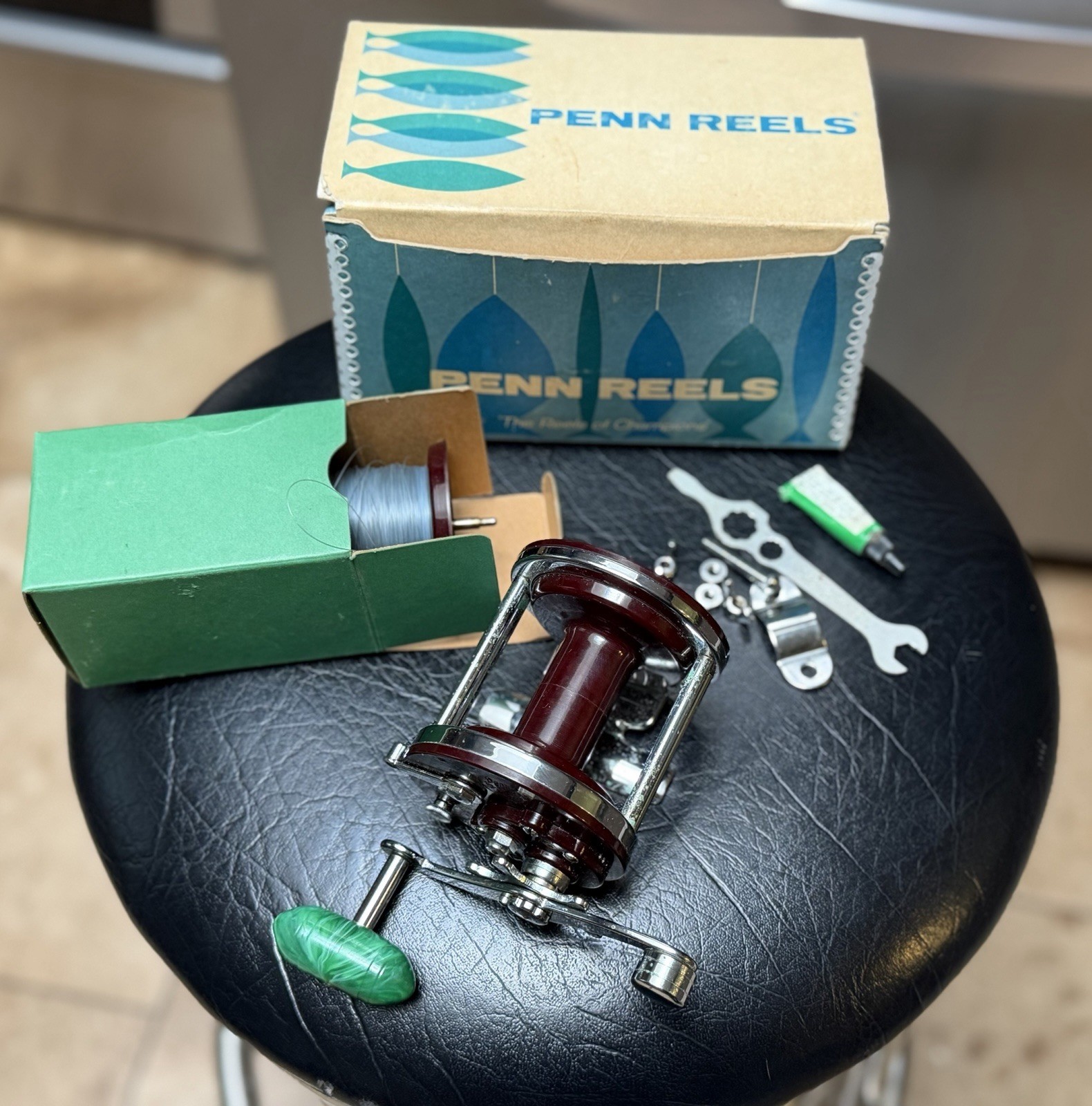 VTG Penn Jigmaster 500 Original Box Red Green Bakelite Tool Extra Spool Lube