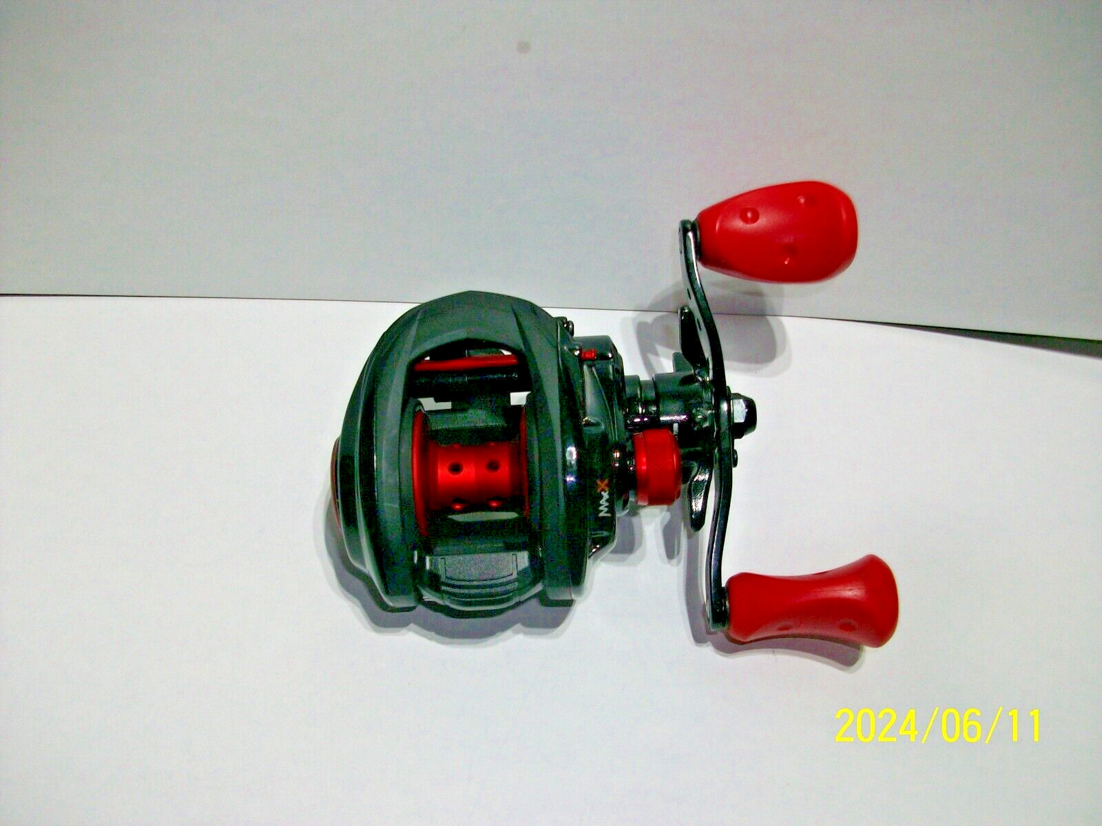 Abu Garcia MAX 4X Reel, 6.4:1, 5 Bearing Black/Red Right Handed