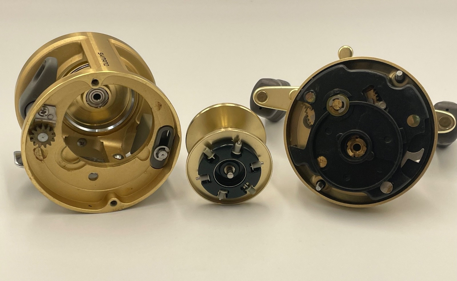 Shimano Calcutta Kobune 401 Left Hand Round Baitcasting Reel Gear Ratio 5.0:1