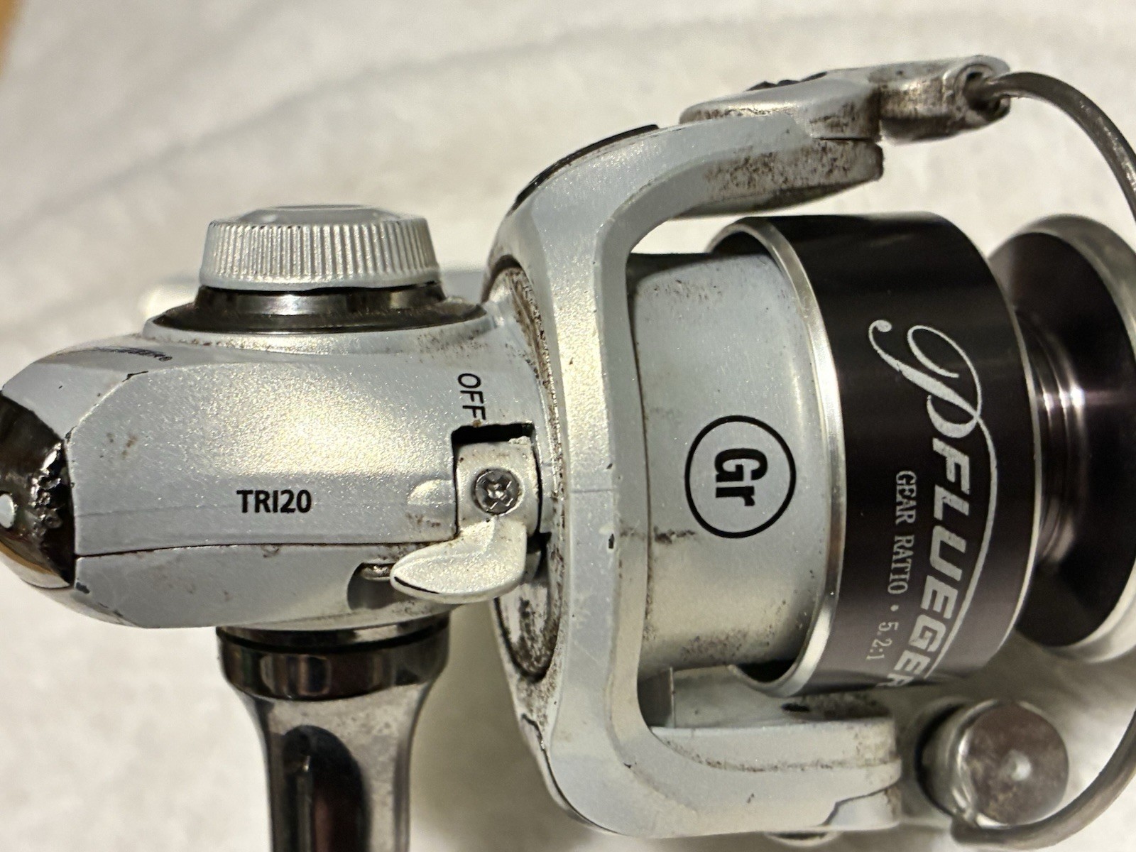Nice Pflueger Trion TRI20 Ultra Light Spinning Fishing Reel