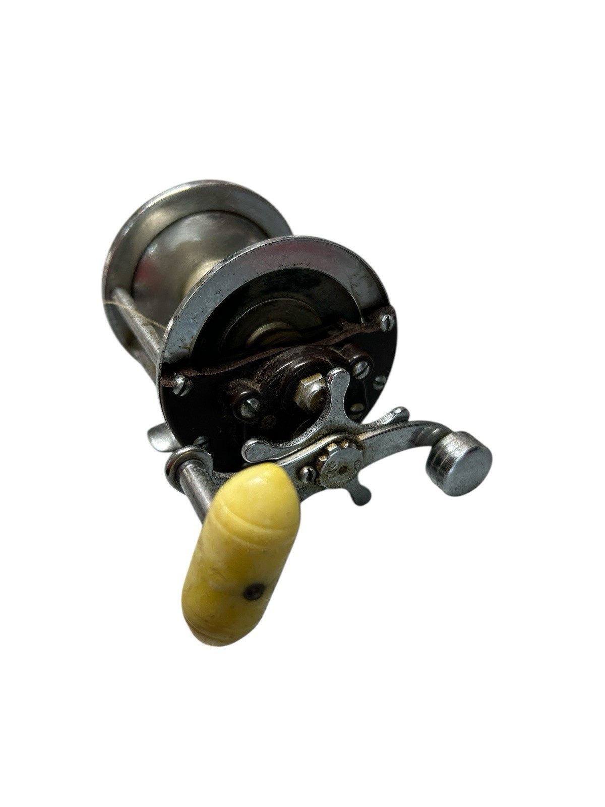 Vintage Fishing Reel w/cream Handle Unbranded PLEASE READ