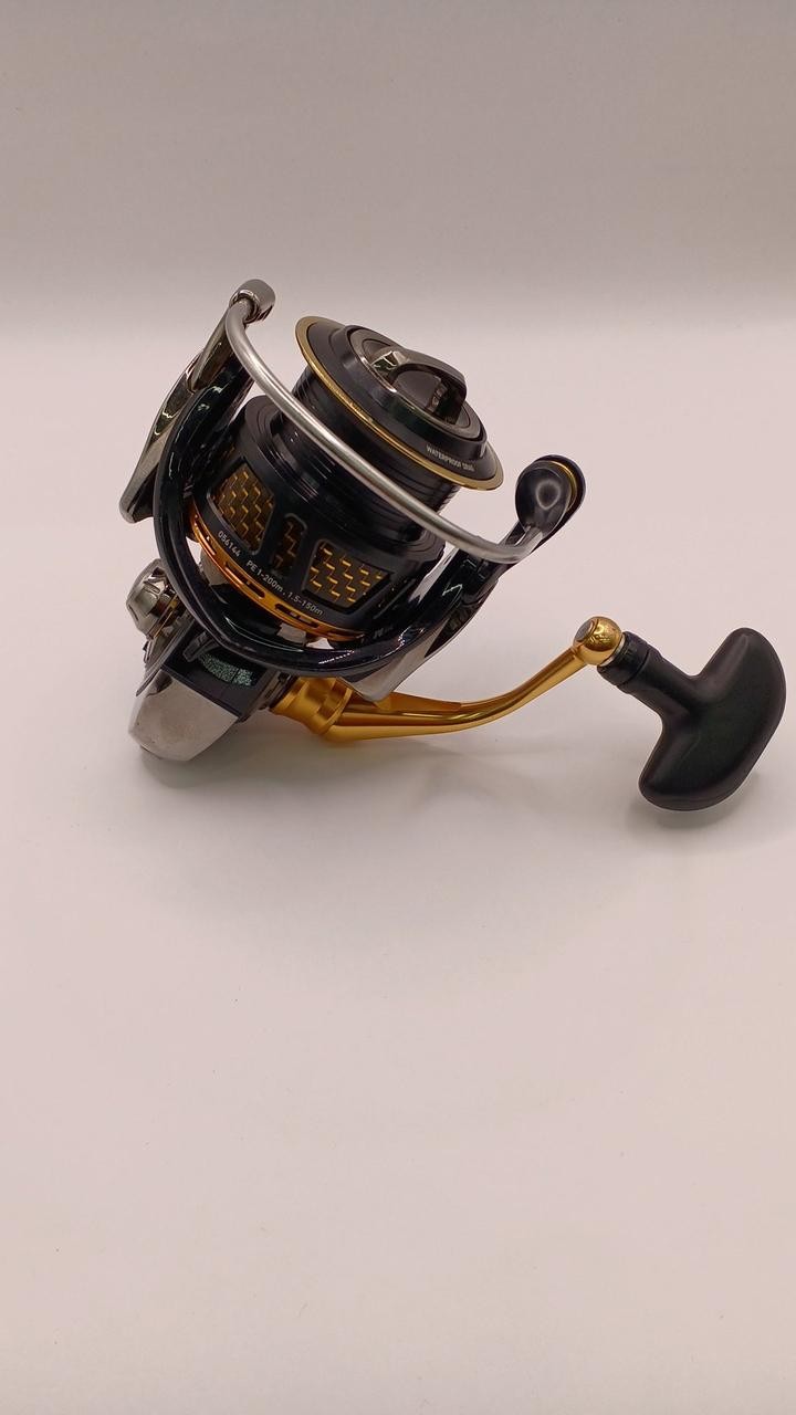 Daiwa Morethan 2510PE-H Spinning Reel, 14 lb, 10.2 oz, Scratched Condition