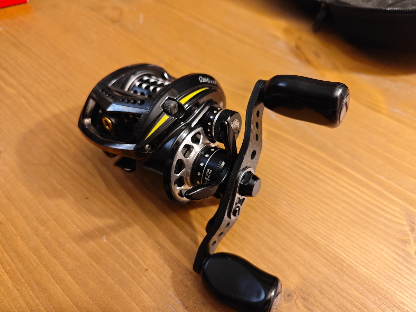 Abu Garcia Revo LTZ AE 74 Raicing