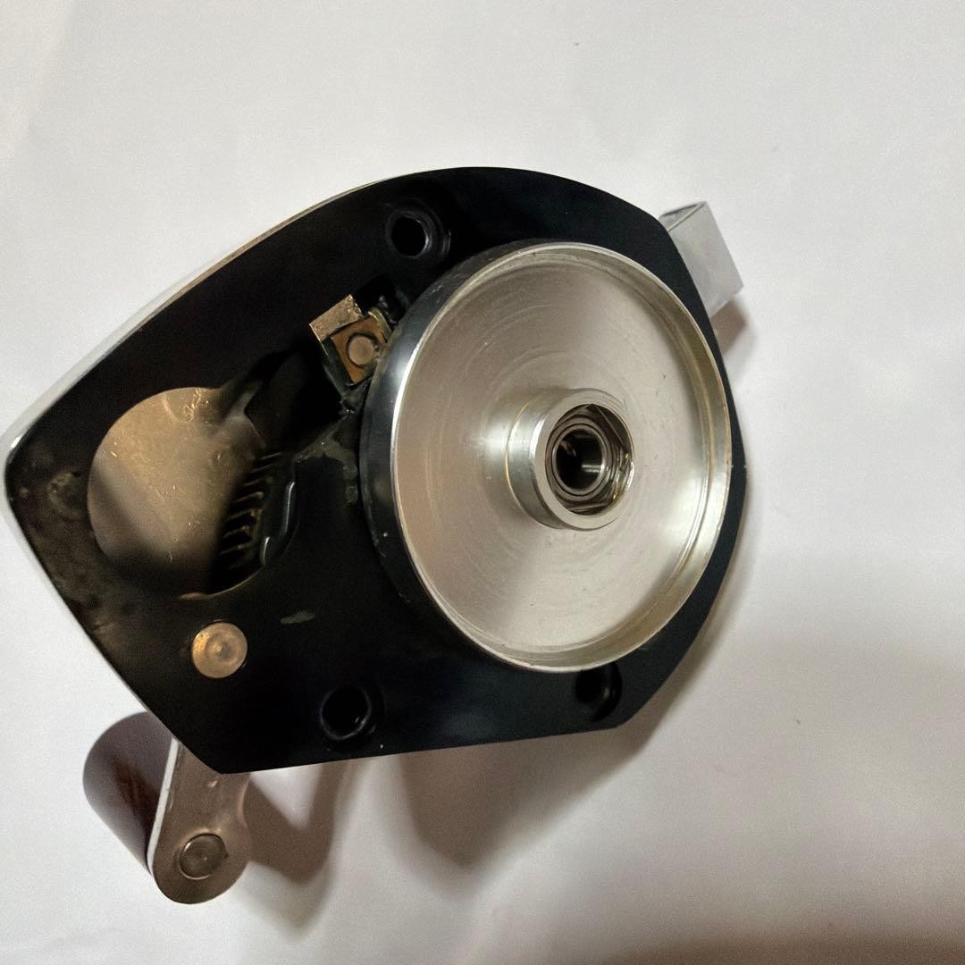 Shimano Bantam 100 Fishing Reel 4.7 Gear Ratio 218g Smooth Operation