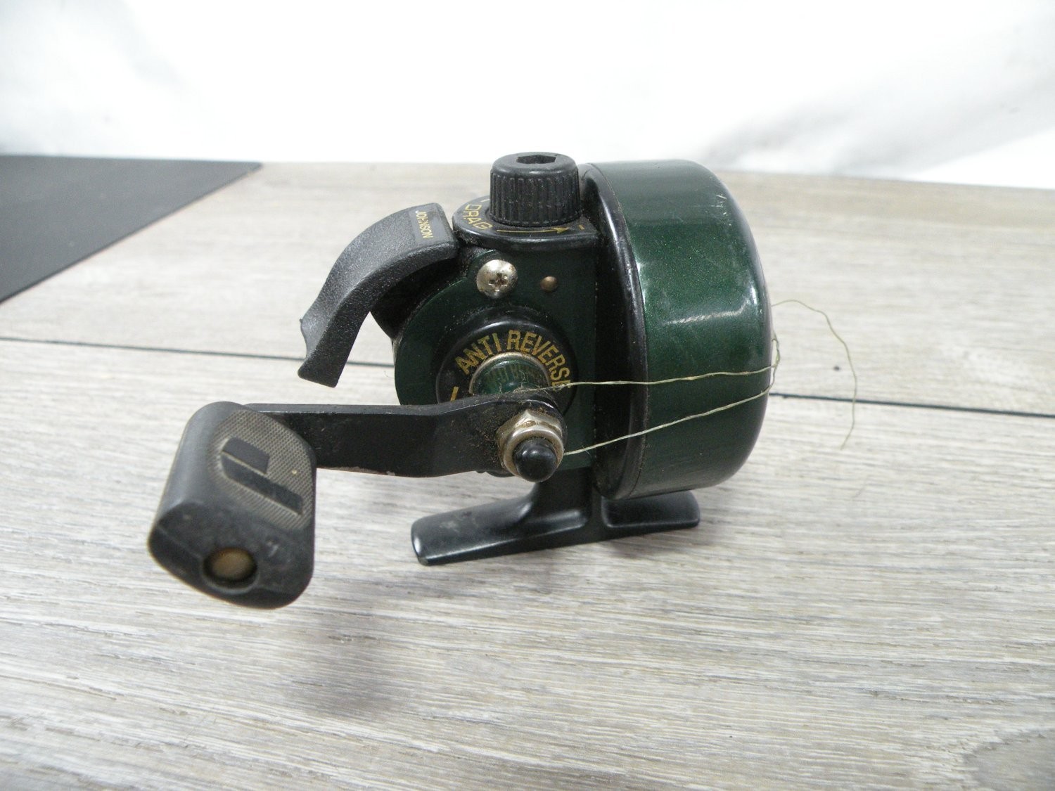 Johnson Century 45th Anniversary Edition Spincast Fishing Reel Green Black