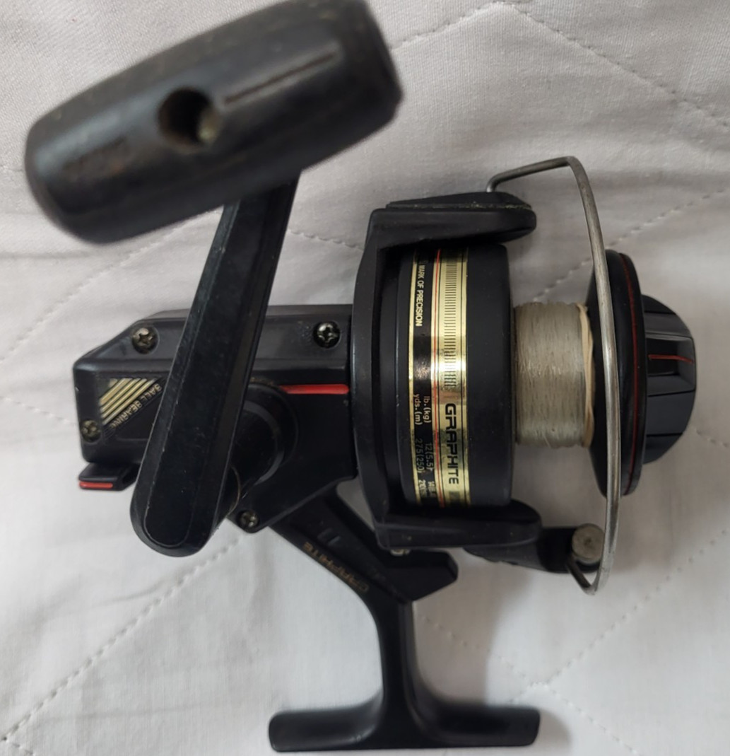 Daiwa GRAPHITE Spinning Reel Catfish Saltwater Heavy Duty Good Vintage