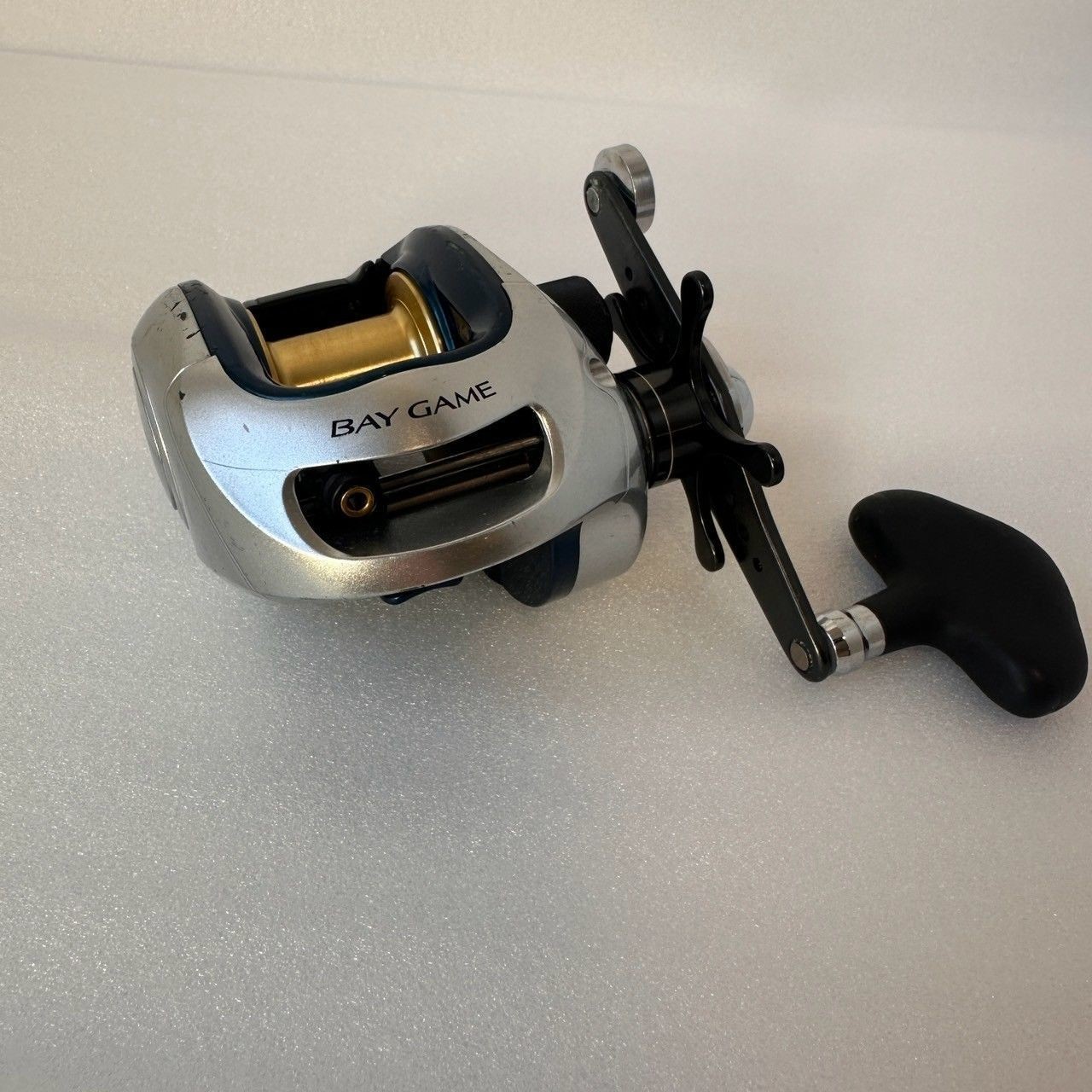 Shimano Bay Game 301F Left Handed Baitcasting Reel Used