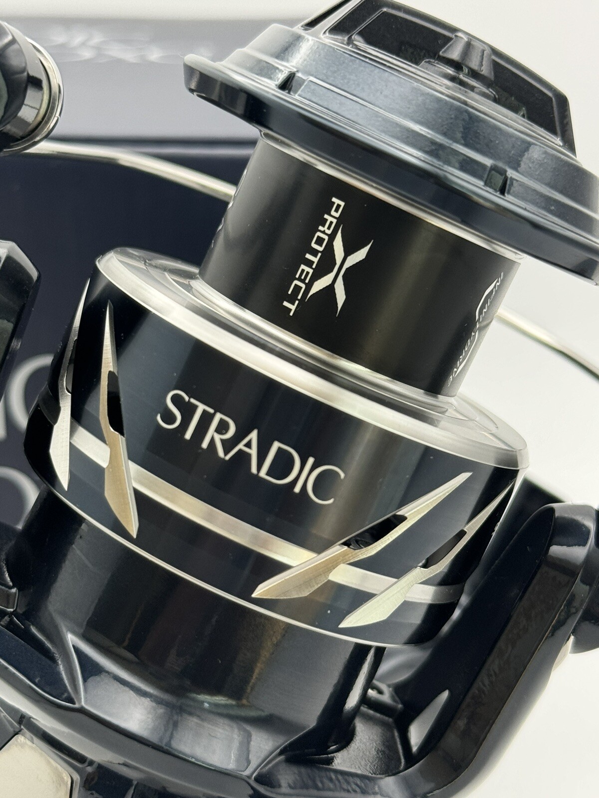 Shimano 24 Stradic SW 6000XG Spinning Reel 2024 Model w/Box “ Near Mint “ S008
