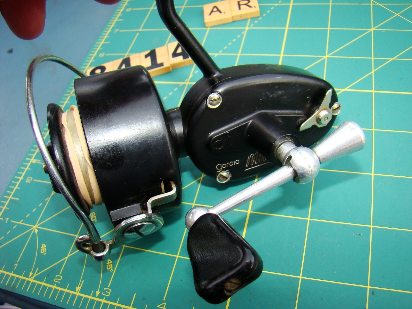 V8414 AR GARCIA MITCHELL 300 SPINNING FISHING REEL