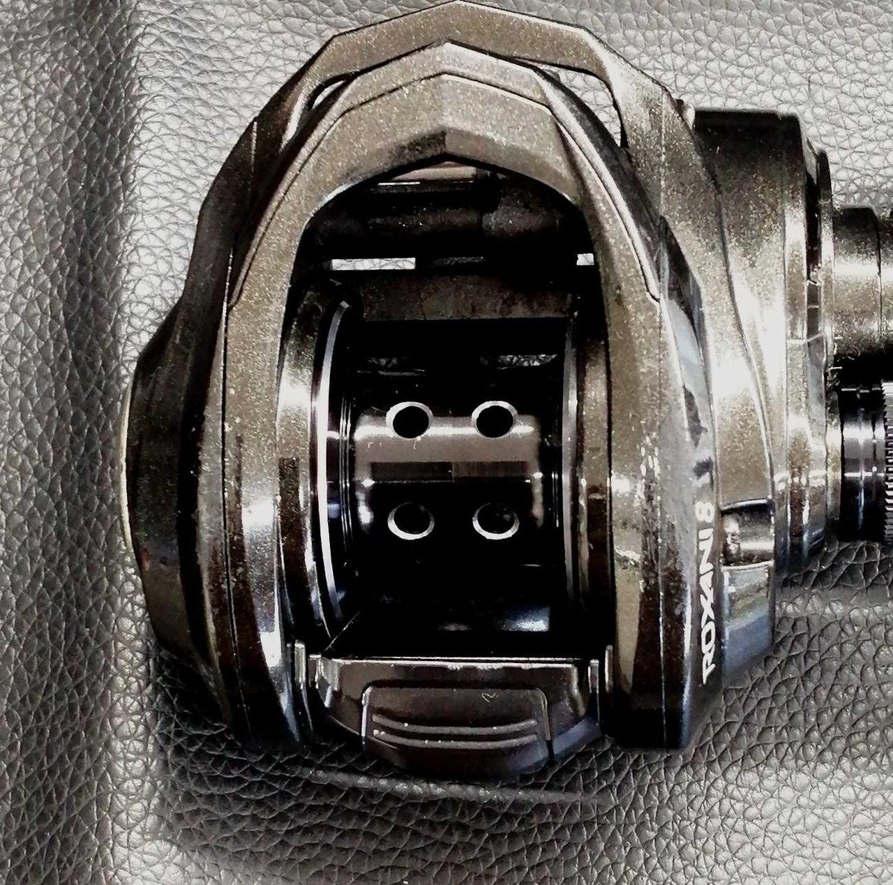 Abu Garcia Roxani8 Baitcasting Reel, Fishing Gear, 7.9 oz, 4.9:1 Gear Ratio