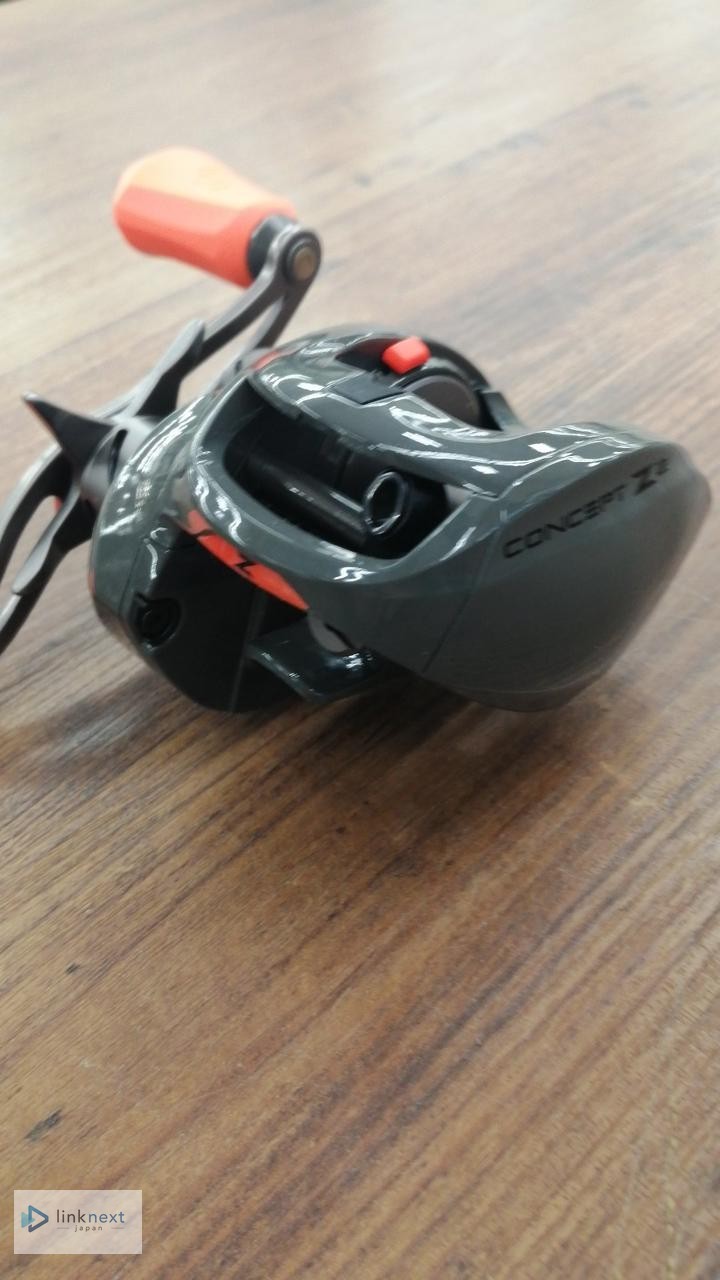 13 Fishing Concept Z2 Baitcasting Reel – Used, Light Signs of Use