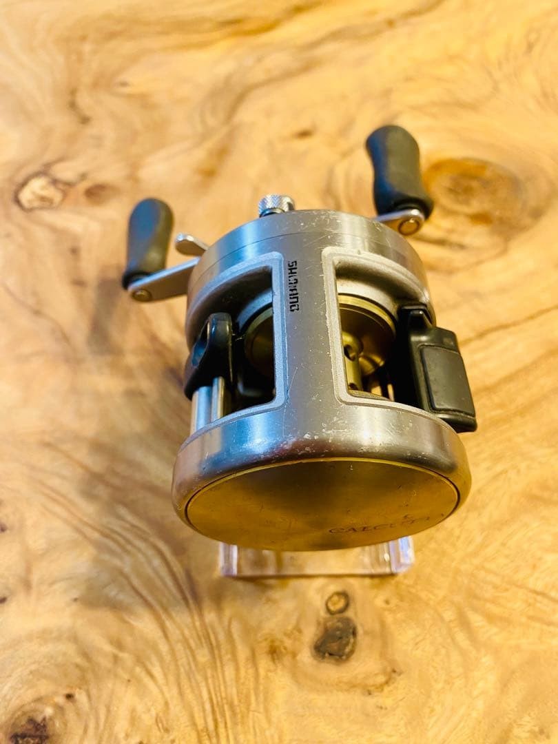 SHIMANO 05 CALCUTTA 200 Right Handle Reel Used From JAPAN