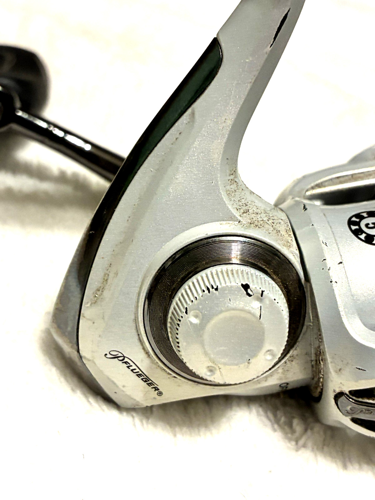 Nice Pflueger Trion TRI20 Ultra Light Spinning Fishing Reel