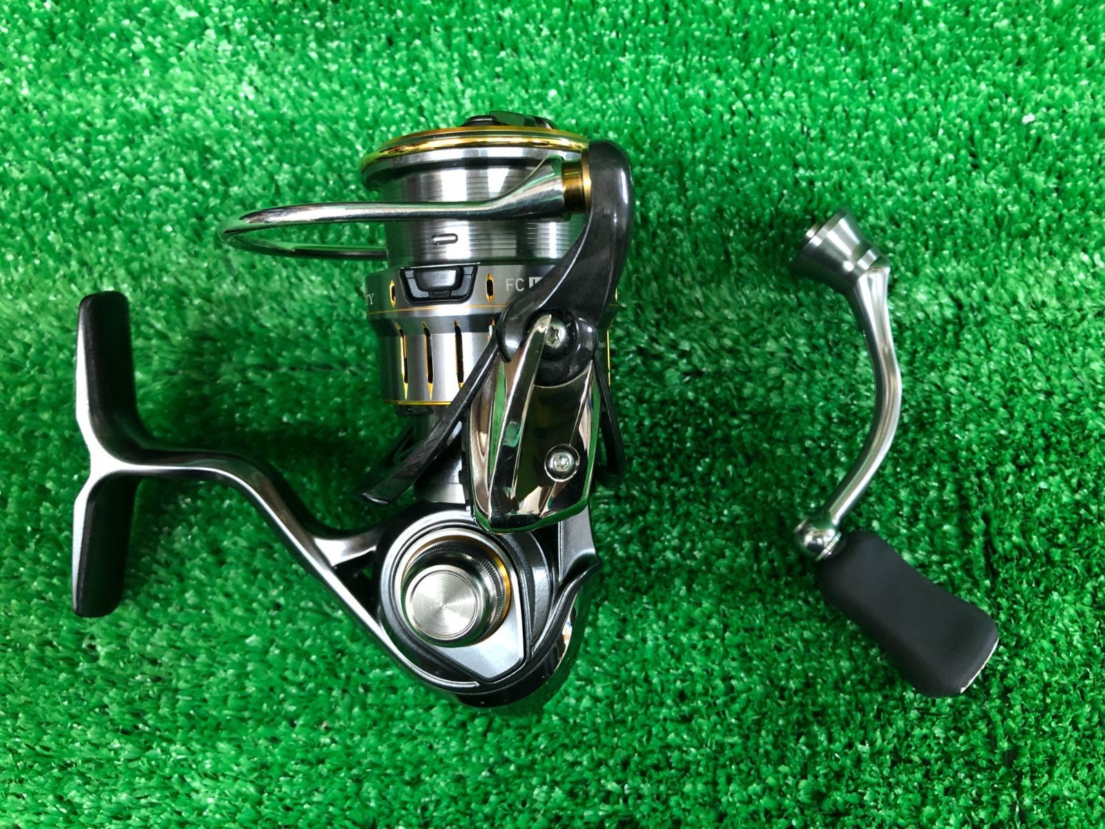 DAIWA 21 LUVIAS AIRITY FC LT 2500S-XH-QD Spinning Reel Fishing Boxed Japan