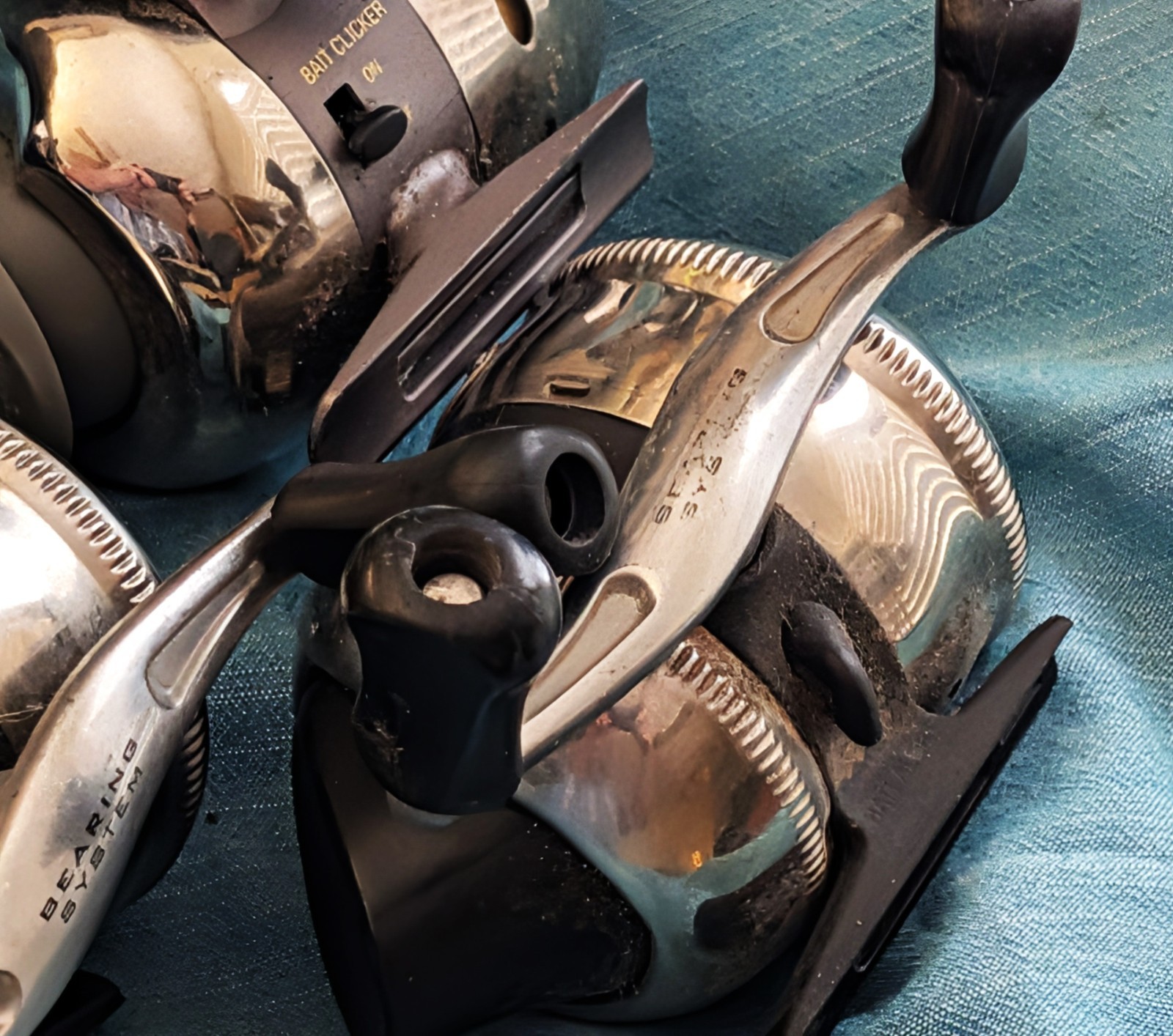 4 Spincast Reel lot: 2 Zebco 33’s, 1 Photon, and 1 Shakespeare Reverb