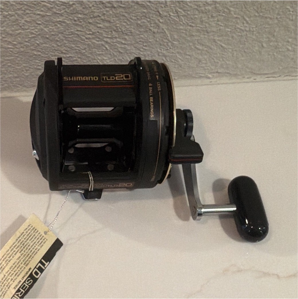 Shimano TLD20 Lever Drag Trolling Reel Right-Hand 3.6:1 4BB 15lb Black