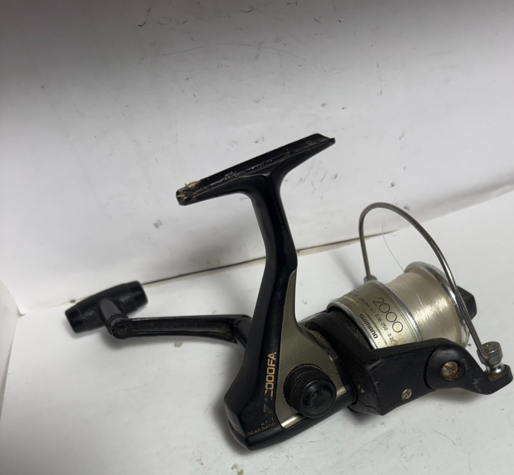 SHIMANO FX 2000 FA SPINNING REEL- METAL SPOOL- -VERY NICE