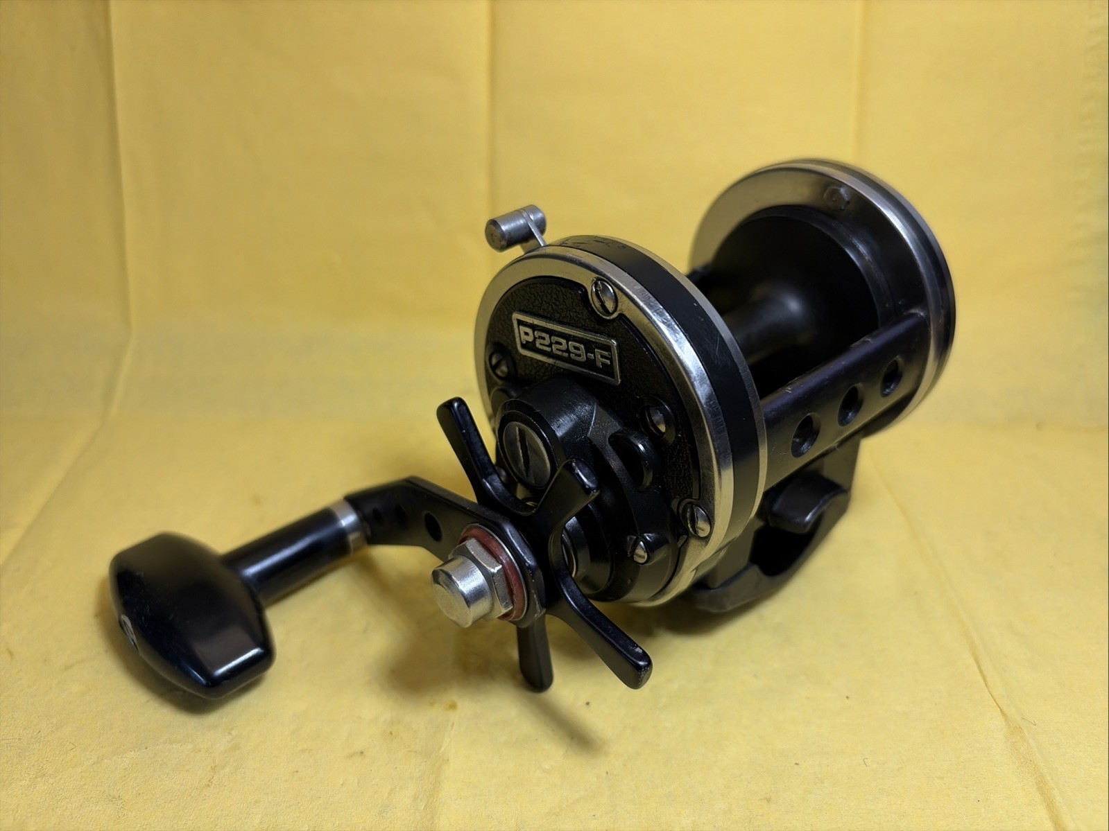 Newell P229-F Fishing Reel Carbontex Drag Stainless Parts Fresh Service Nice!