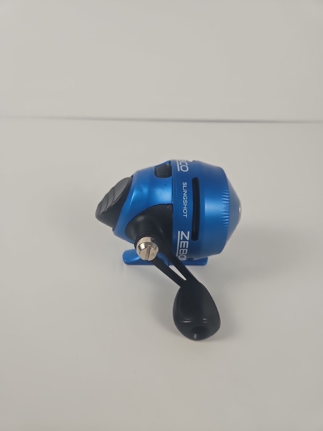 ZEBCO Blue 202 SLINGSHOT PUSH BUTTON SPINCAST Fishing REEL Crappie Bass