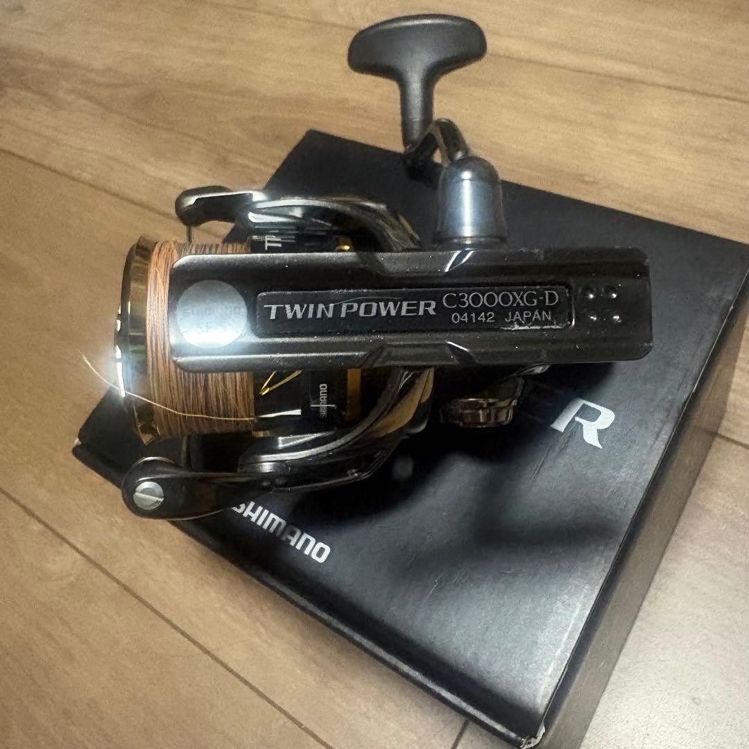 Excellent SHIMANO 20 Twin Power Beautiful C3000XG w/ Box Fishing Reel