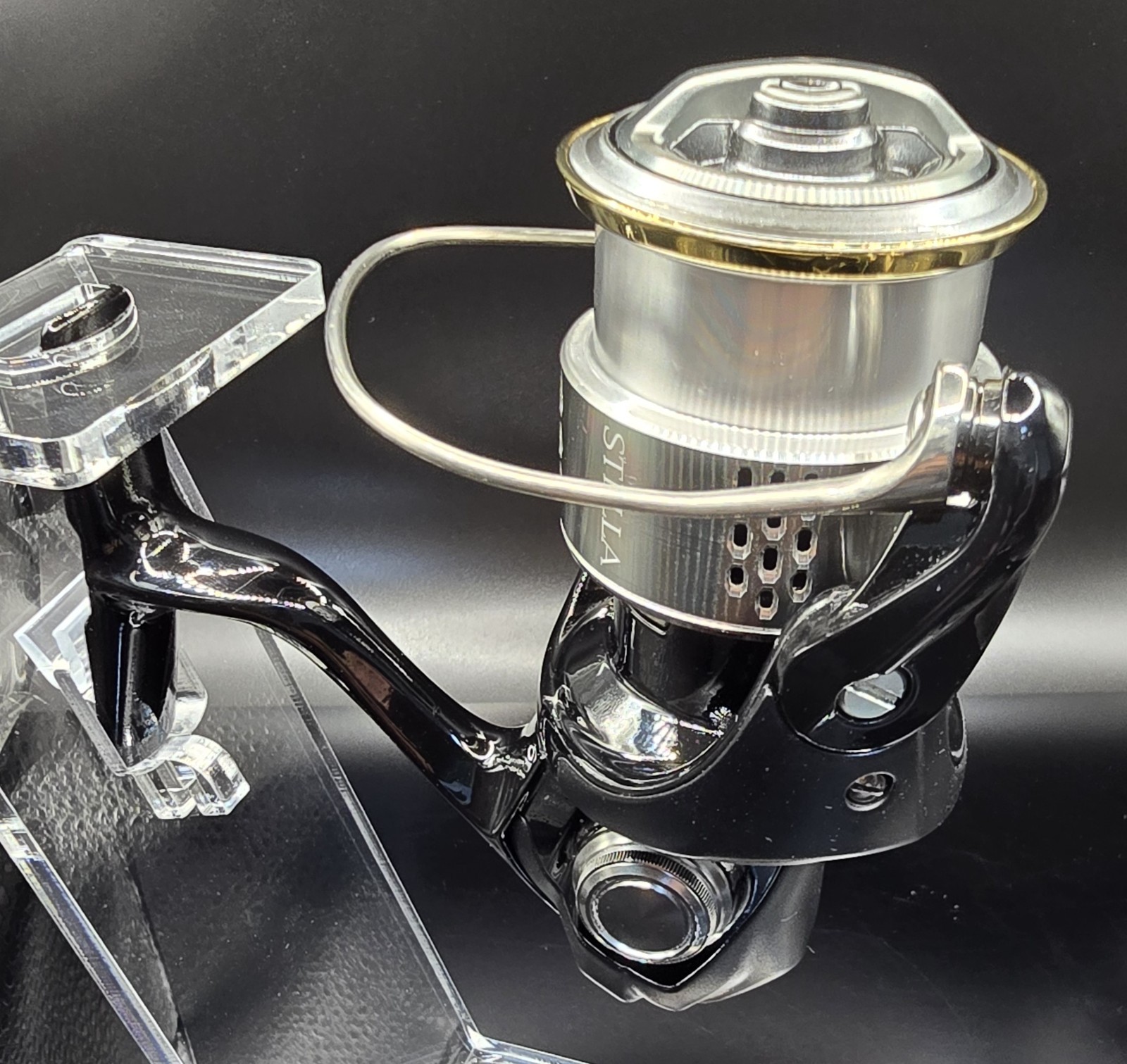 Shimano 18 Stella C2000S Spinning Reel Custom Piano Black JDM SG-035 Read Desc