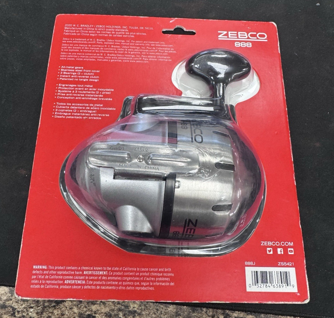Zebco 888 Spincast Fishing Reel New In Box AO4075350