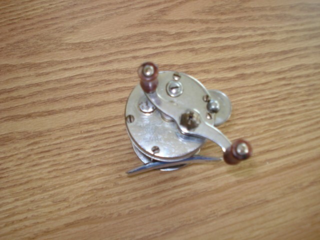 PFLUEGER AKRON No. 1893L REEL FISH FISHING