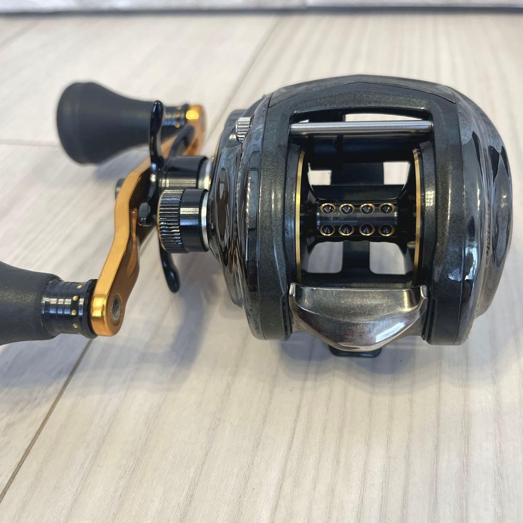 Out of print Abu Garcia REVO BIGSHOOTER COMPACT left volume