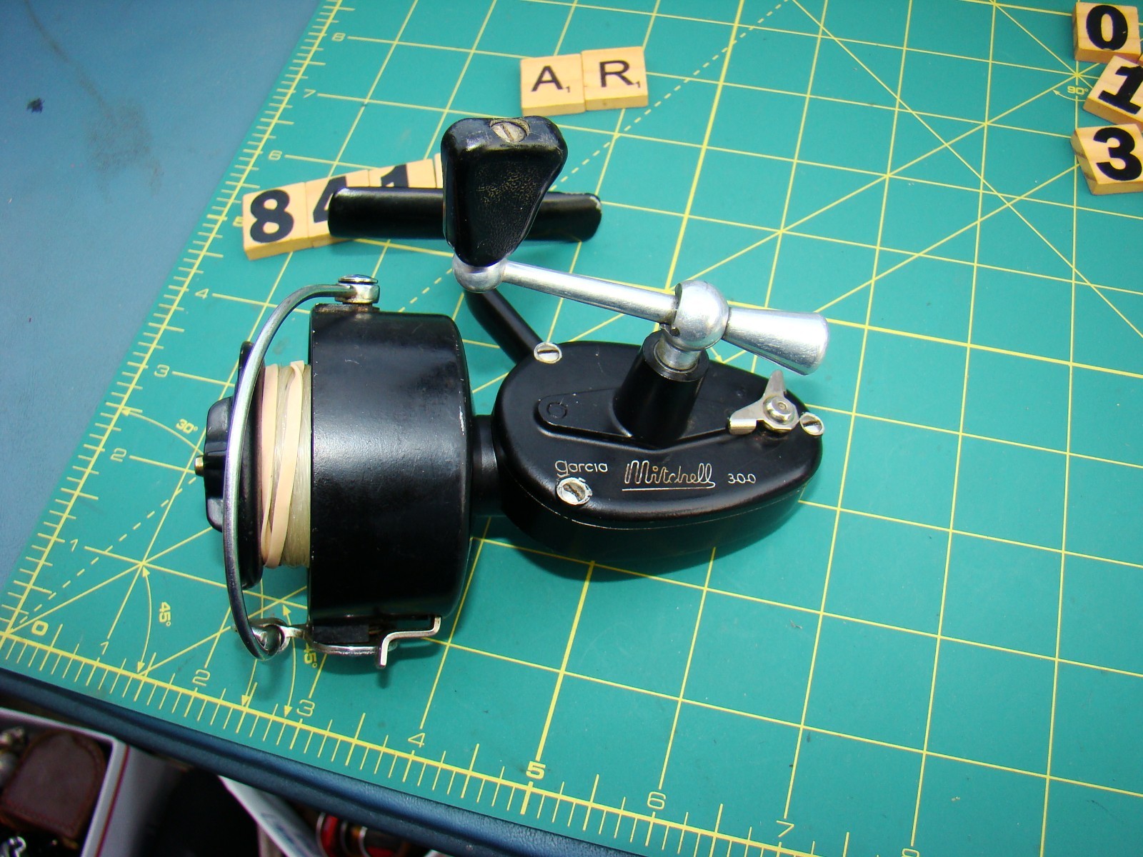 V8414 AR GARCIA MITCHELL 300 SPINNING FISHING REEL