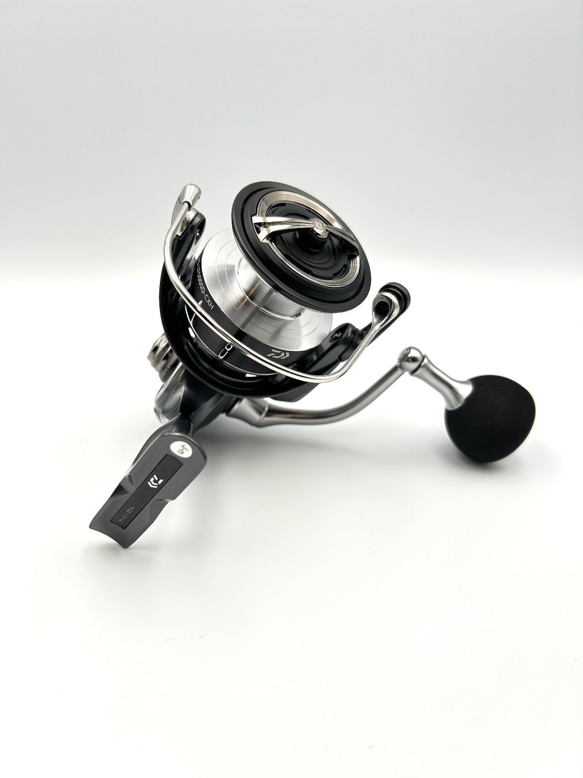 Daiwa 24 Luvias LT 5000-CXH Spinning Reel Lightweight Air Drive New