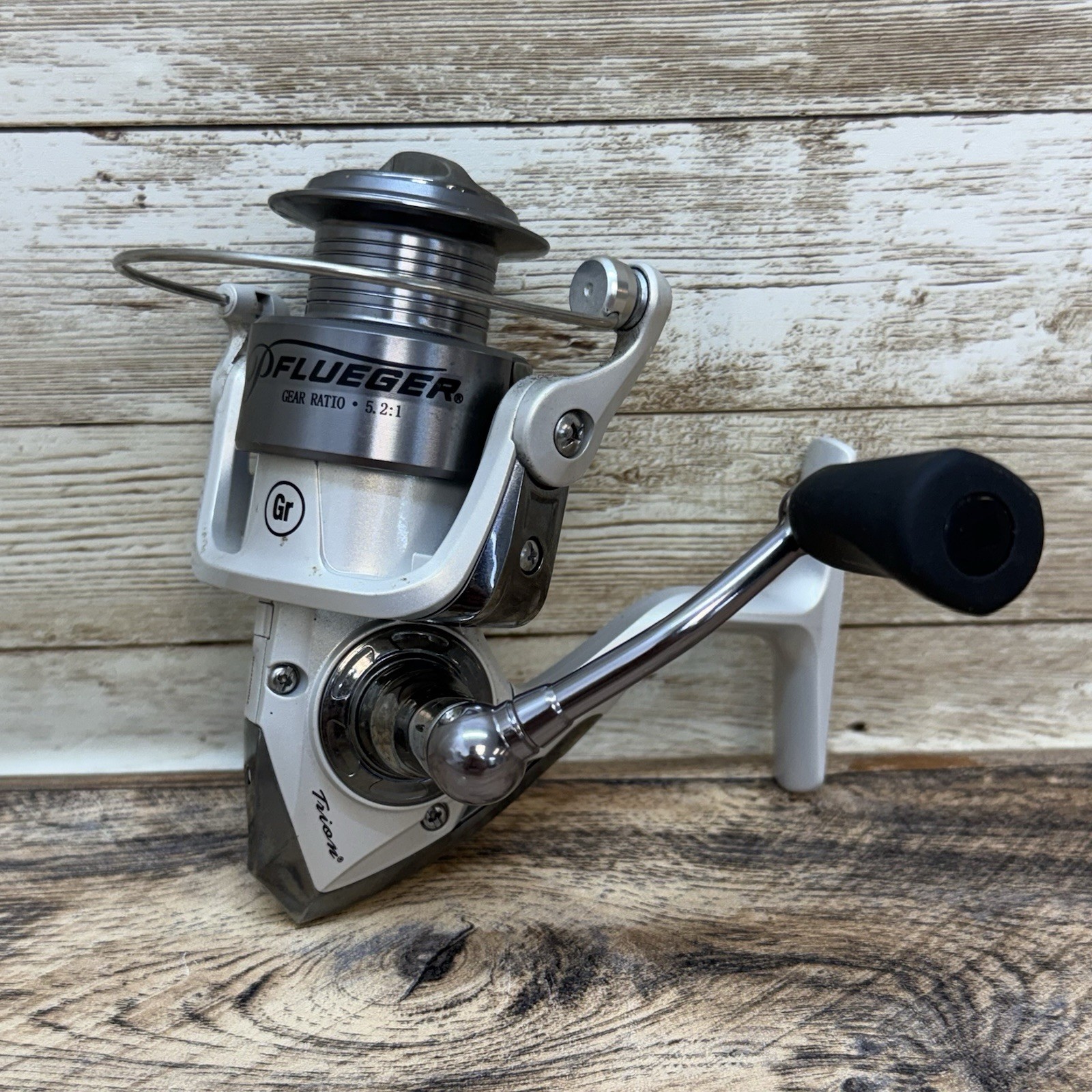 Pflueger Trion TRIONSP30 Spinning Reel 7 Bearings Gear Ratio/ 5.2:1 Silver