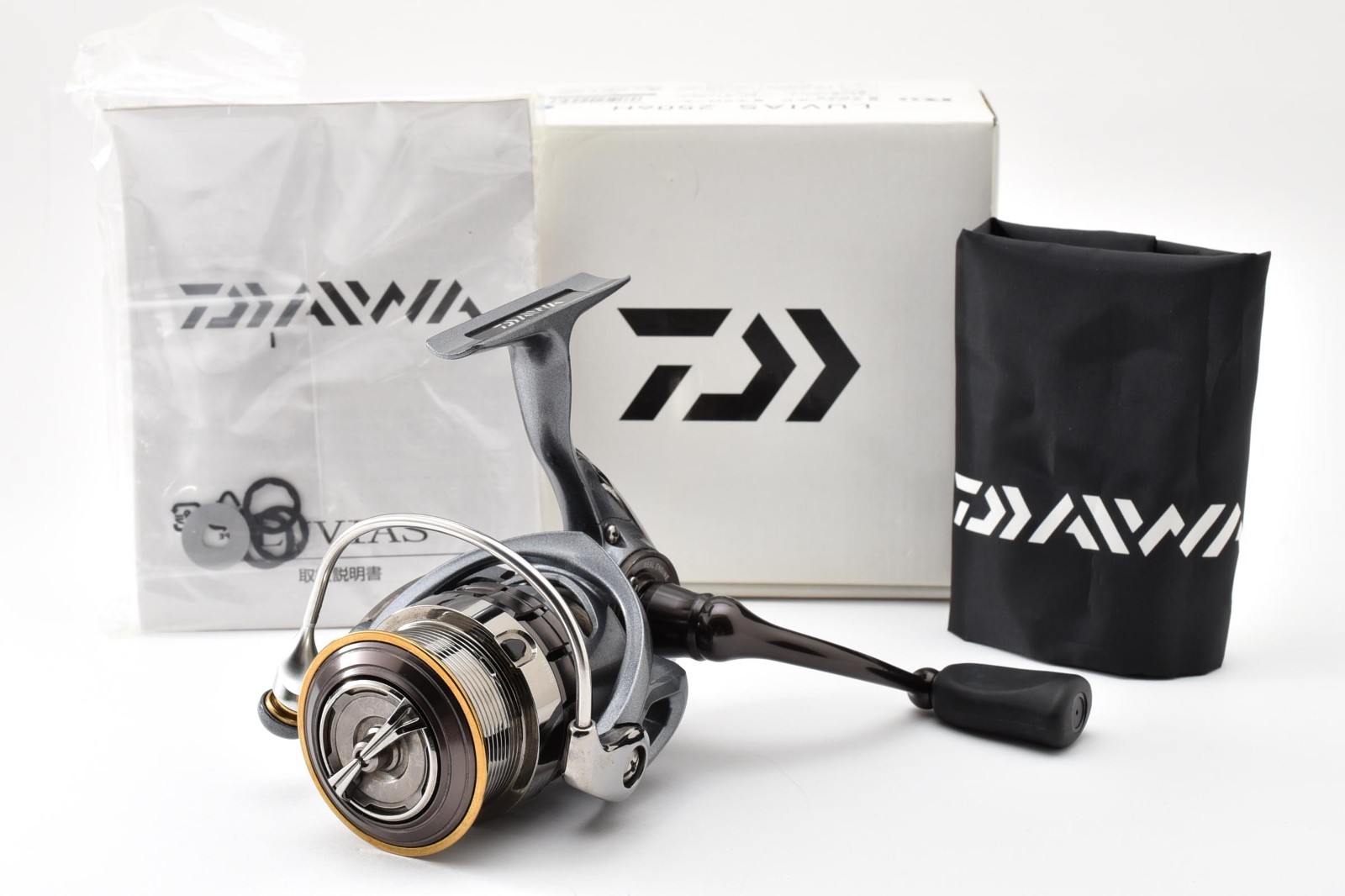 Daiwa 15 LUVIAS 2506H Spinning Reel Excellent+++ from JAPAN #3028