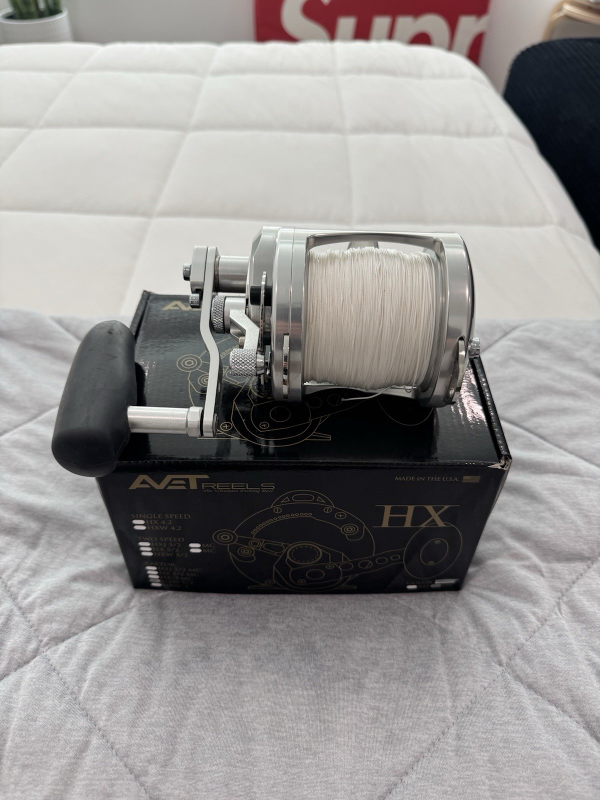 Avet HXW5/2 RAPTOR Two-Speed Lever Drag Reel – LEFT HANDED – SILVER