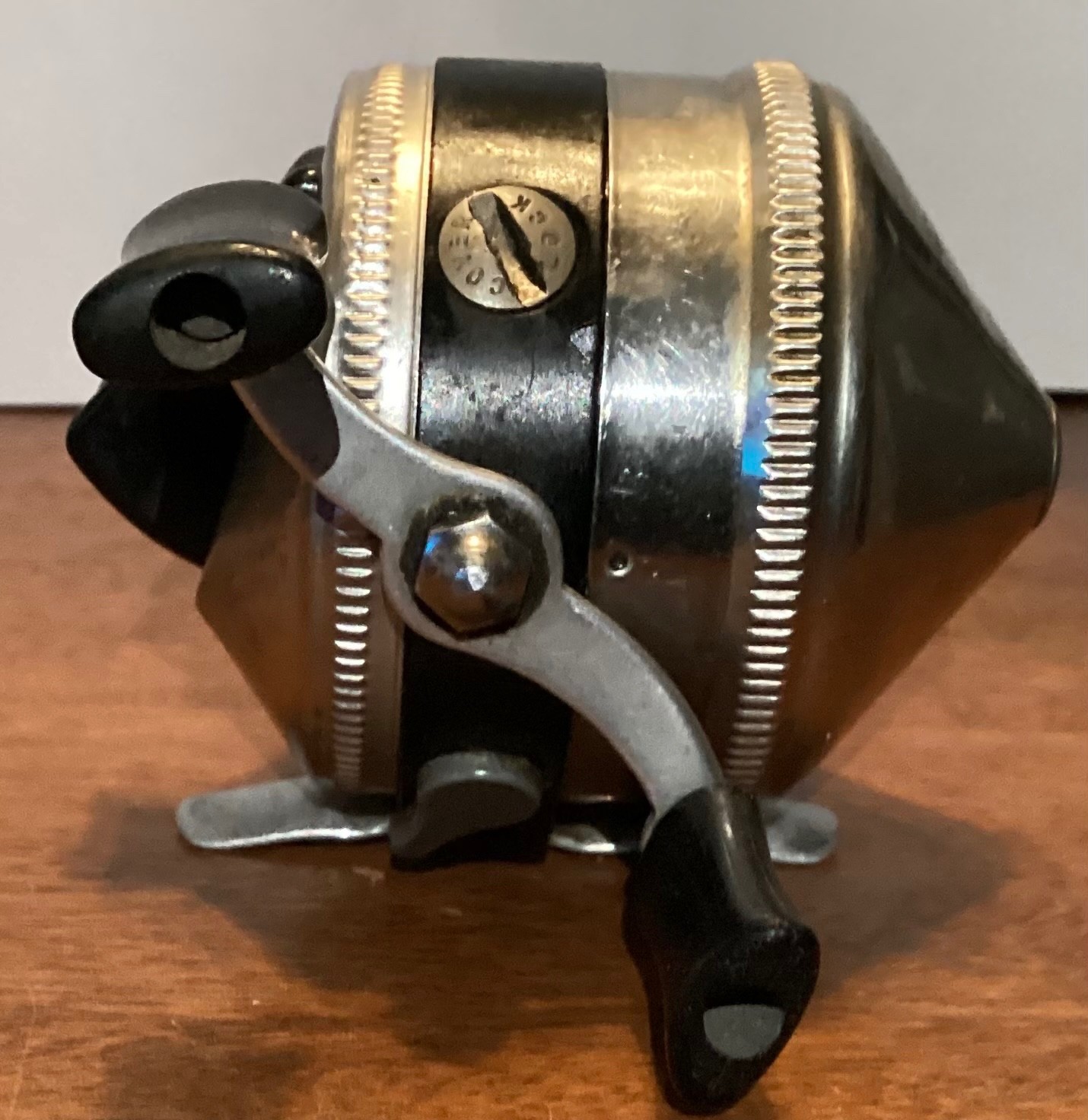 Vintage Zebco 33 Fishing Reel Made In USA Metal Foot 2 Rivets