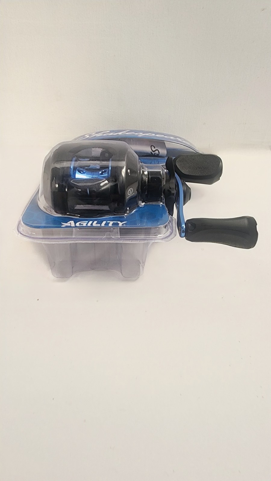 Shakespeare Agility LP baitcasting reel (low-profile, black/blue colorway). 3-be