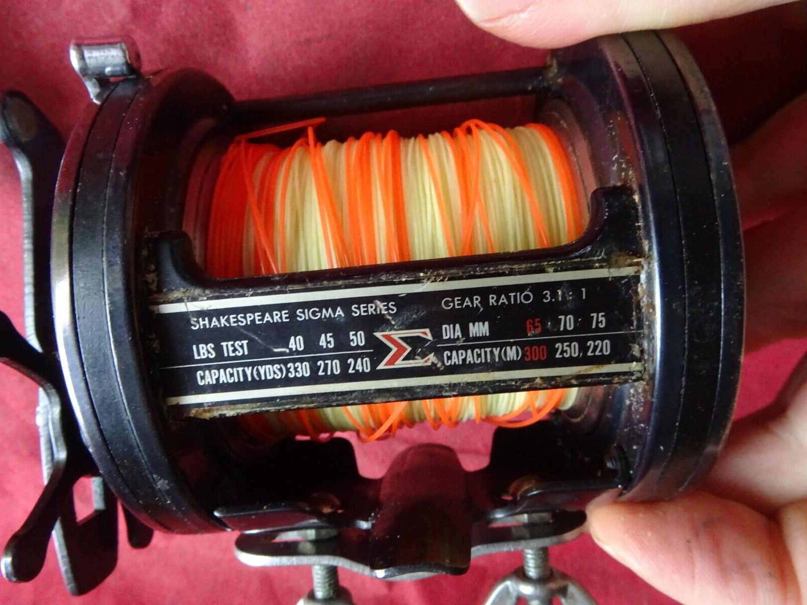 A GOOD VINTAGE USEABLE SHAKESPEARE SIGMA BOAT FISHING MULTIPLIER MODEL 2951-365