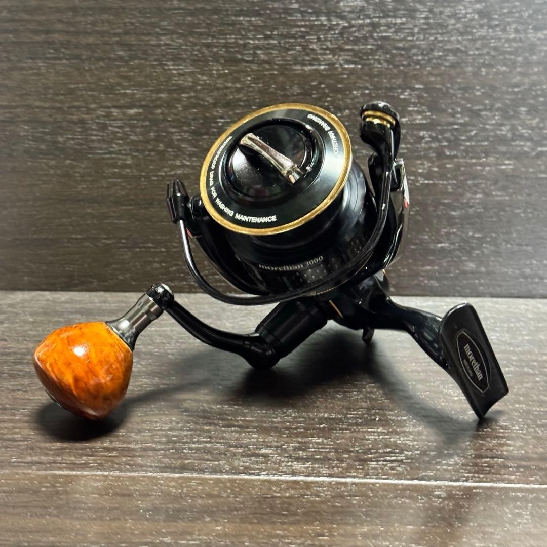 Daiwa Morethan Branzino 3000 Wood Knob Spinning Reel Japan Used