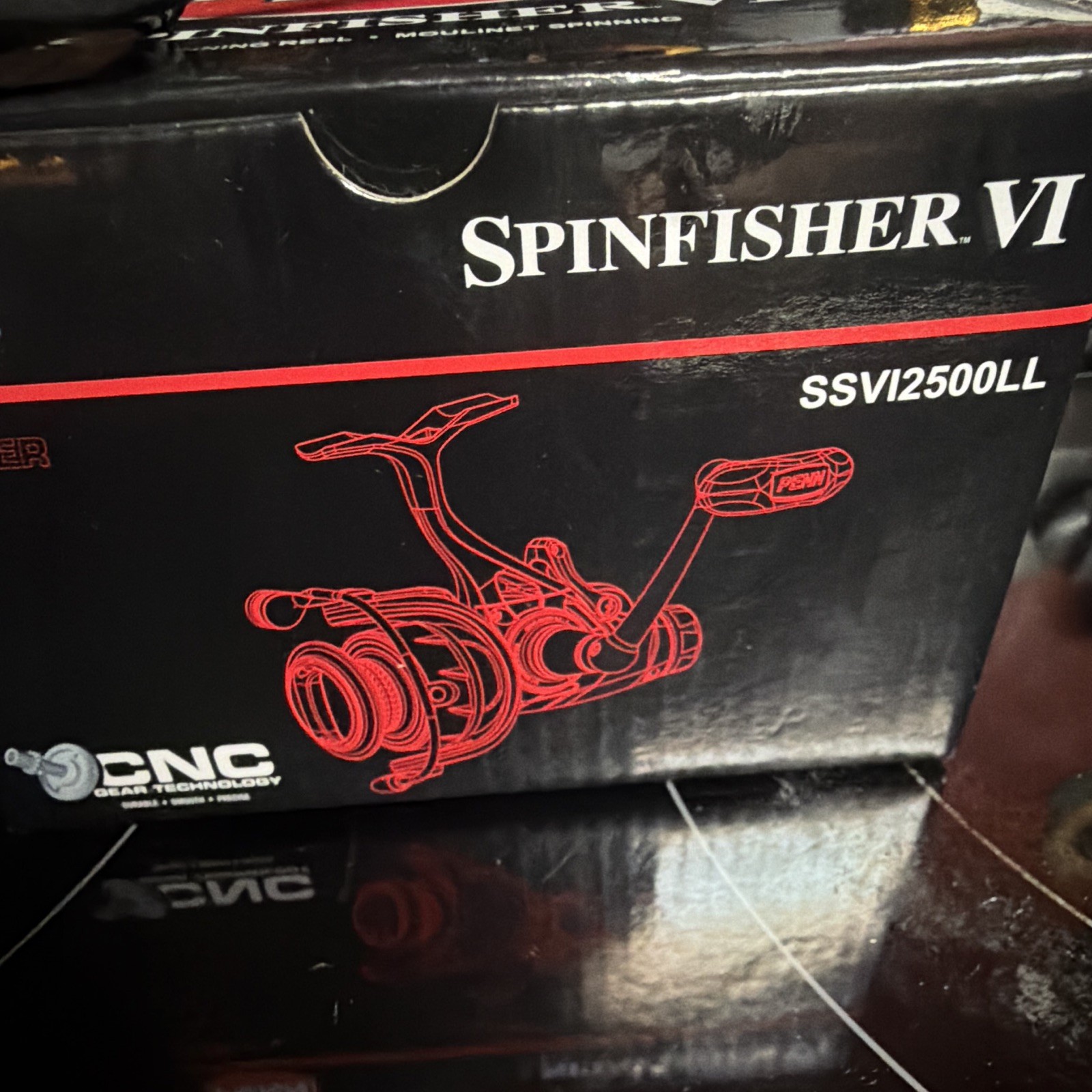 PENN Spinfisher VI SSVI2500LL 2500 Left 6.2:1 5+1 IPX5 Black/Gold