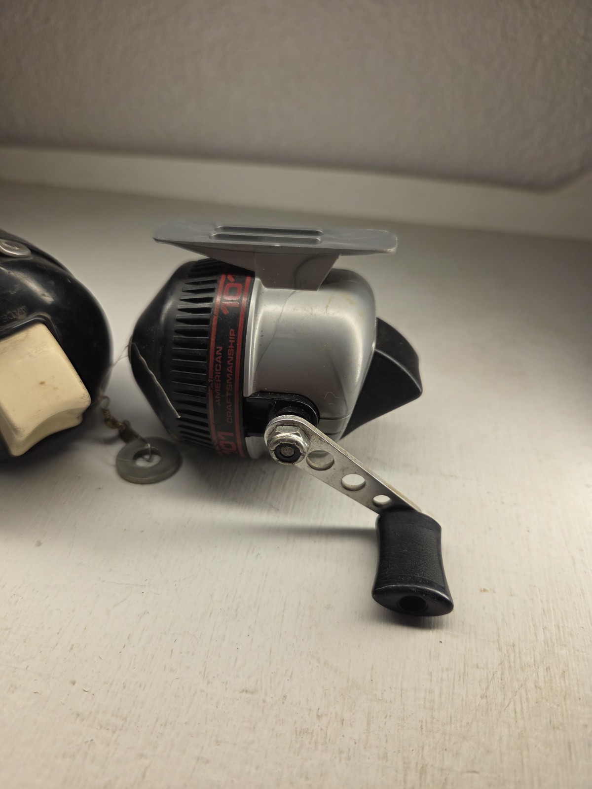 2 Vintage Zebco Fishing Reels 202 101 Spincast Metal Feet USA