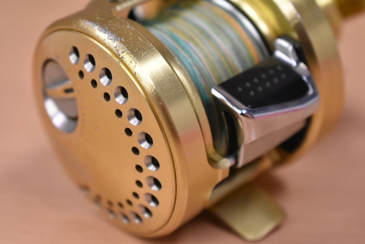 Shimano 14 Calcutta Conquest 200 Japanese Baitcast Reel Right Hand from Japan