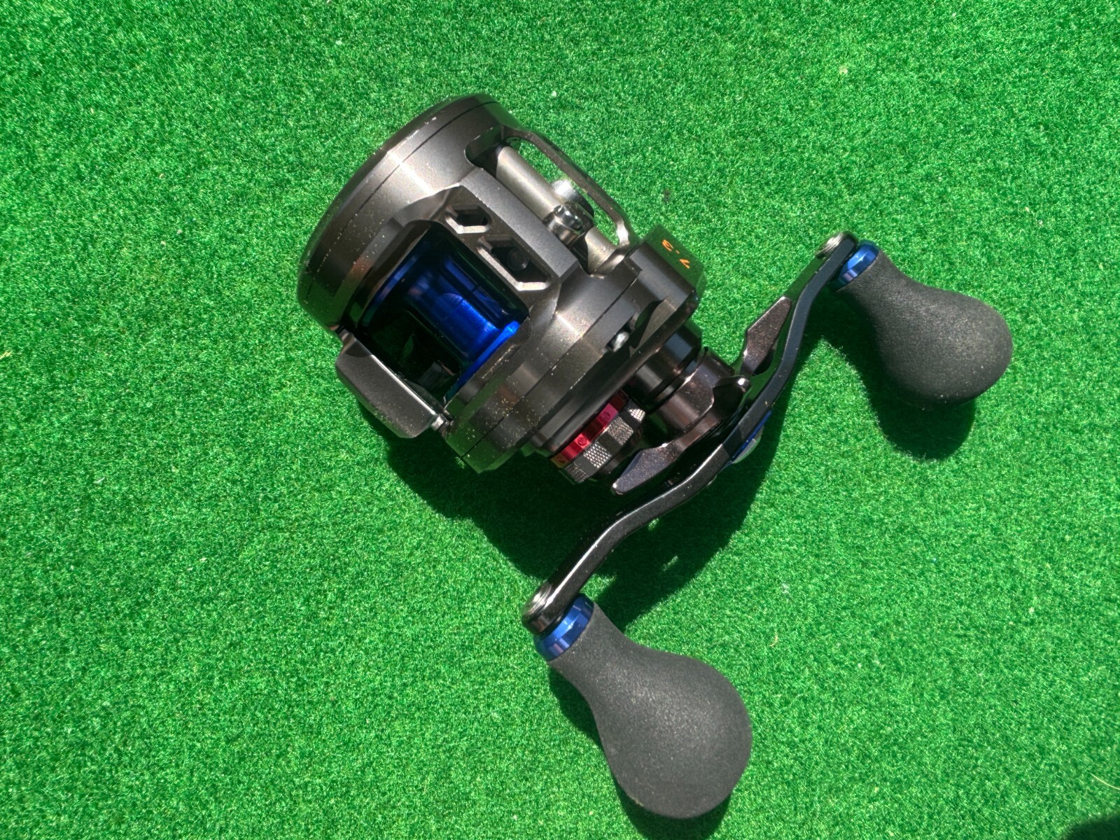DAIWA 17 SALTIGA BJ 100SH Bay Jigging Baitcast Reel From Japan in BOX