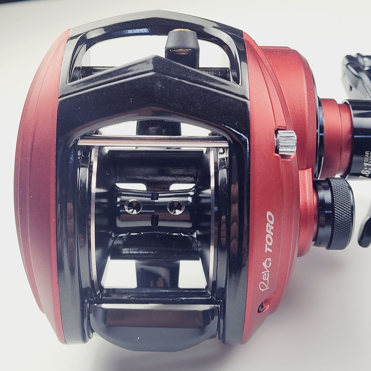 Abu Garcia Revo Toro Rocket 60 Baitcasting Reel Red New in Open Box REVOT3RCKT60