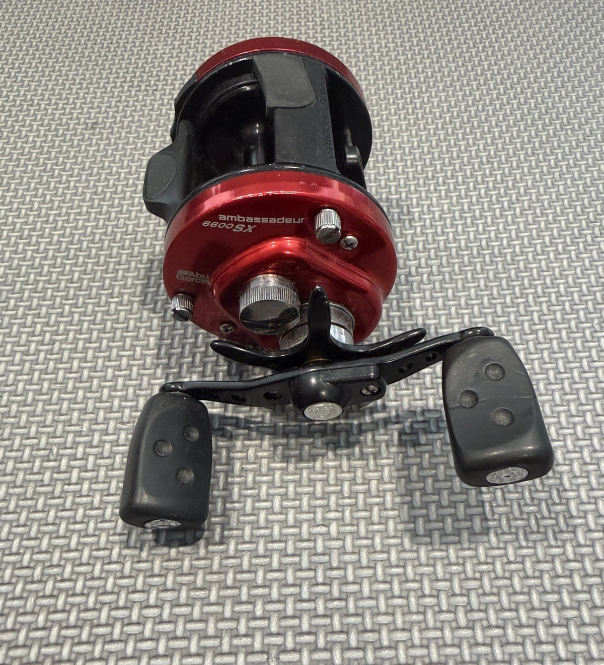 abu garcia 6600 SX Right Hand (Used)