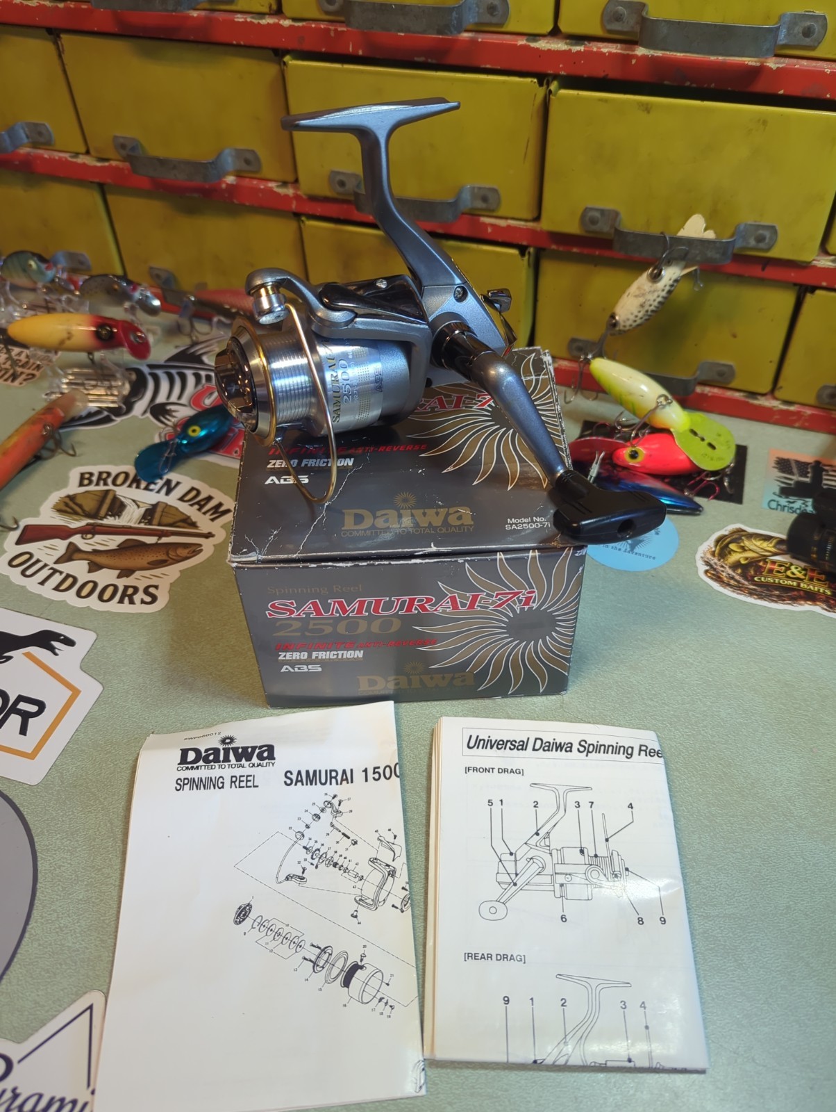 Daiwa Samurai -7i 2500 Series. Very Clean Smooth Reel W Box And Paperwork 🔥