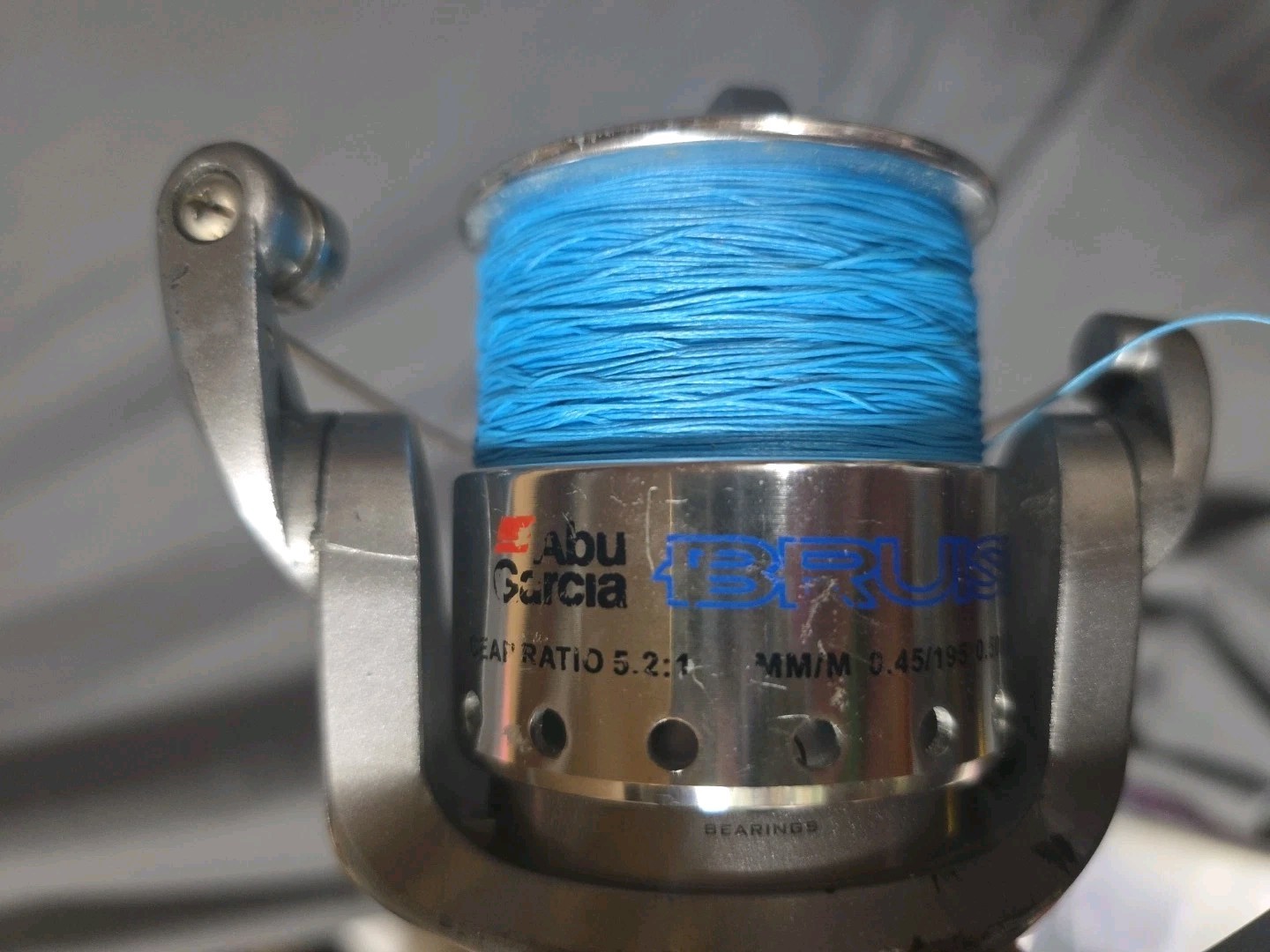 Bruiser BR406 Spinning Reel Silver Metal Line Capacity 15/215 20/170 30/120