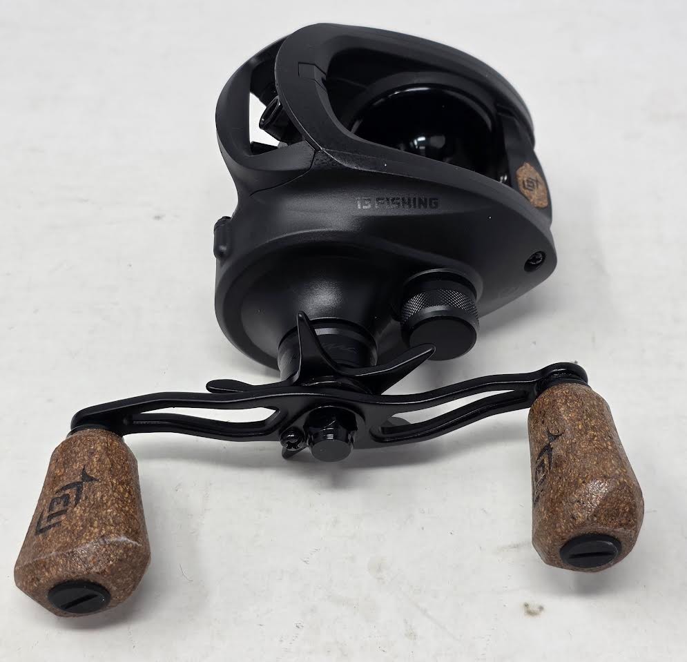 13 FISHING ‚ CONCEPT A3 BAITCAST REEL ‚ CA3-6.3-LH ‚ 6.3:1 – 10.3 OZ ‚