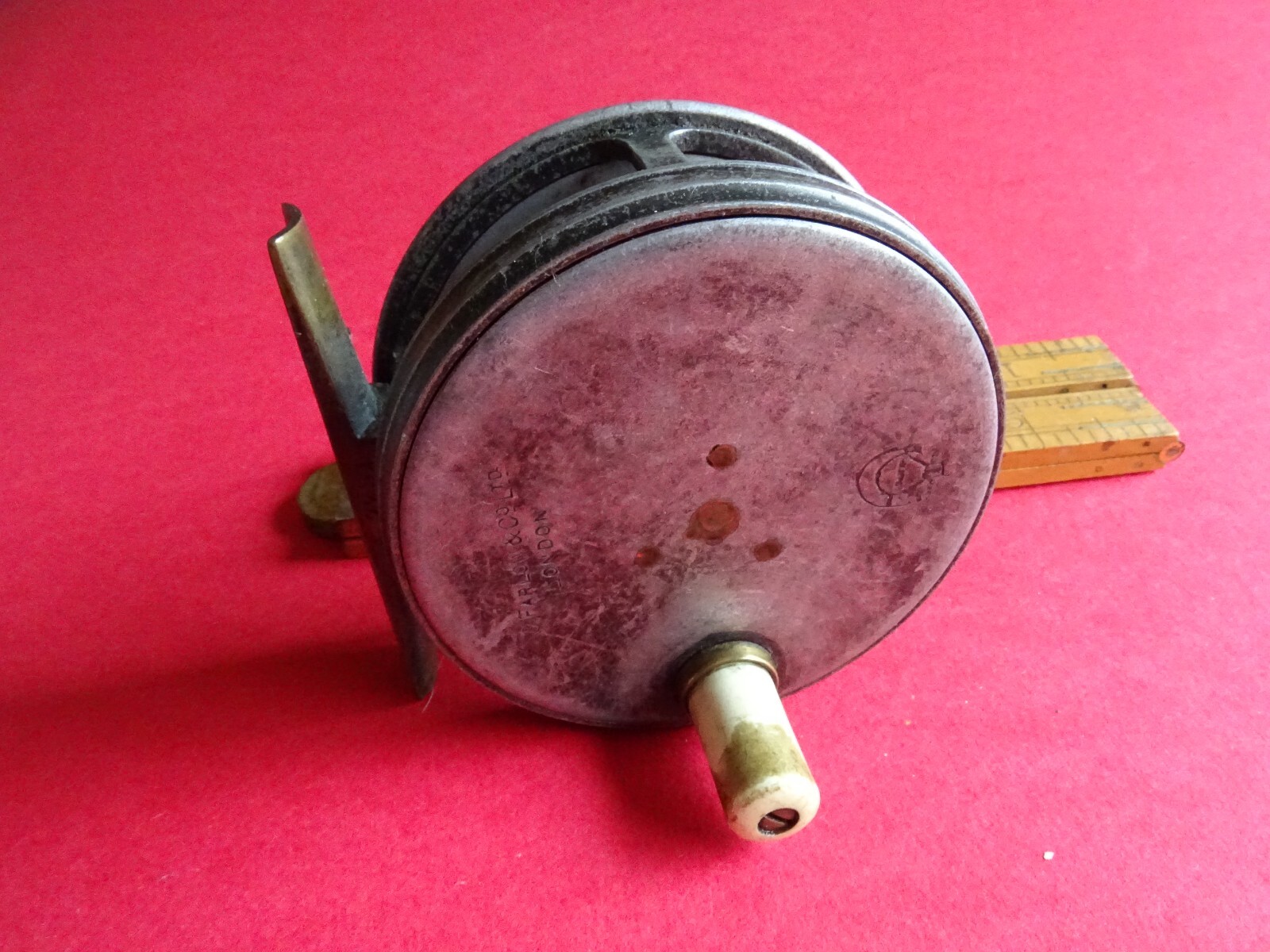 A FINE ANTIQUE EARLY 20TH CENTURY 3″ C FARLOW PERFECT PATTERN TROUT FLY REEL
