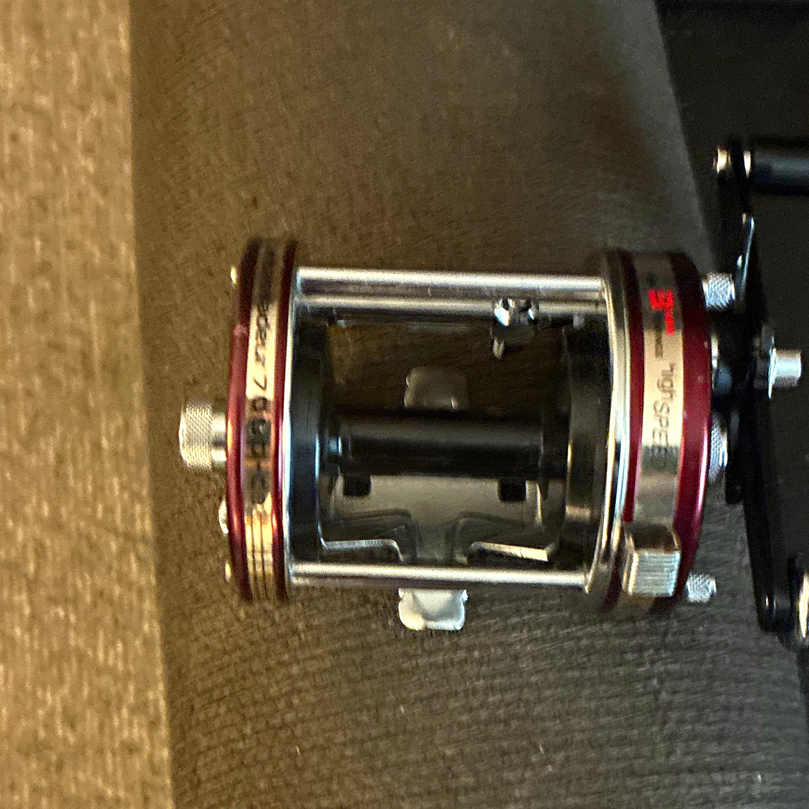 Abu Garcia Ambassadeur 7000c3 RH Star Drag Maroon/Silver #2